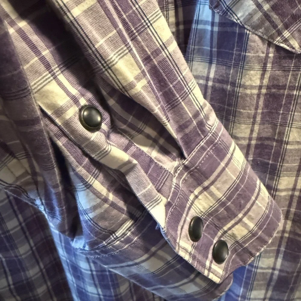 Banana Republic Men’s Plaid Snap Button Shirt Purple Size Medium 15–15.5